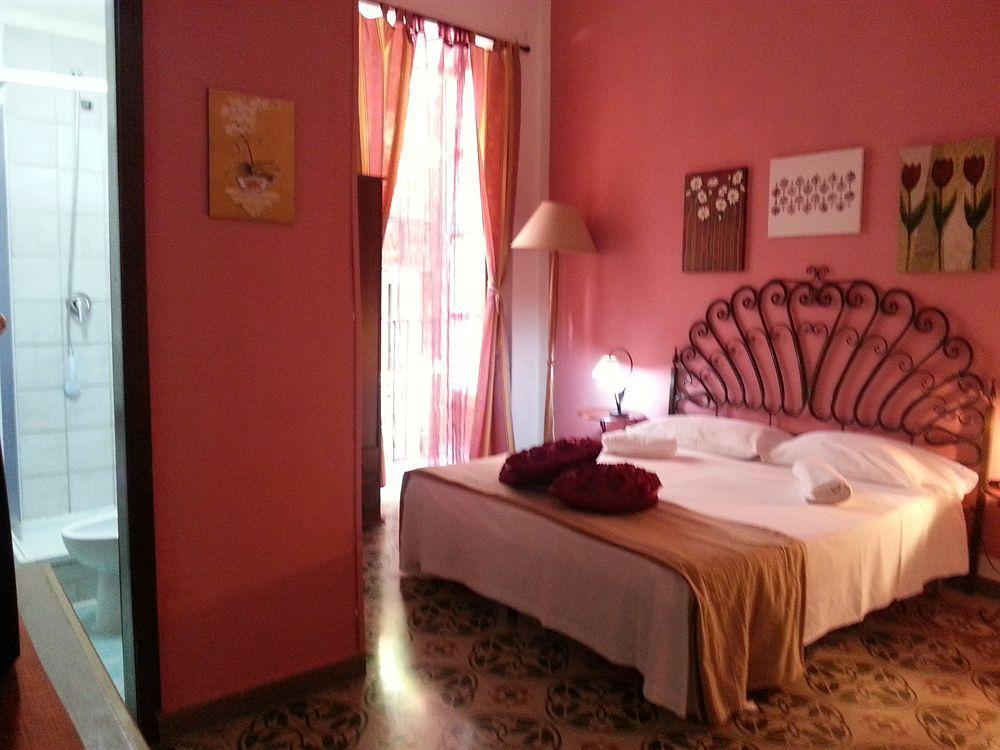 Hotel Regina Palermo Exteriör bild